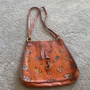 Lulo bags, handmade leather tote
